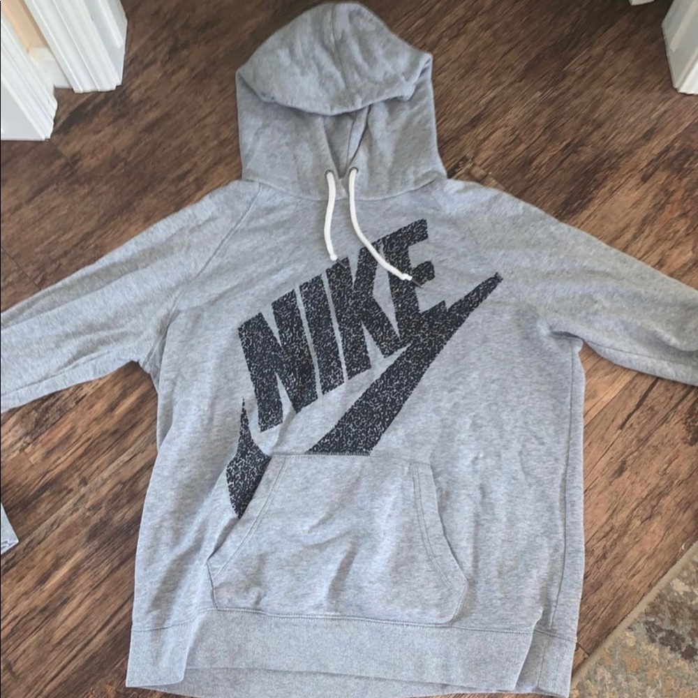 nike sweatshirt